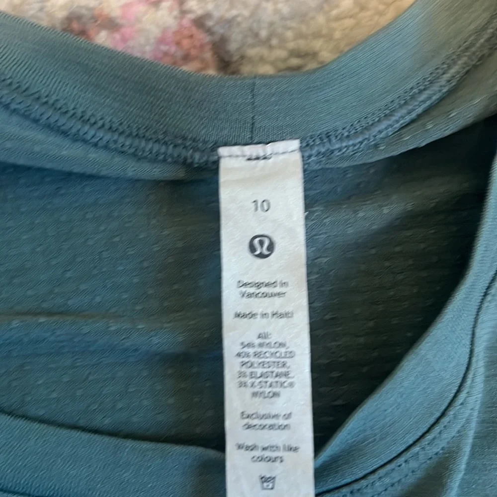 Lululemon tech long sleeve - Picture 3 of 5
